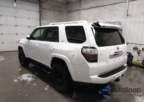 2017 Toyota 4Runner Sr5 Premium z USA, uszkodzony, nr VIN JTEBU5JR3H5431370